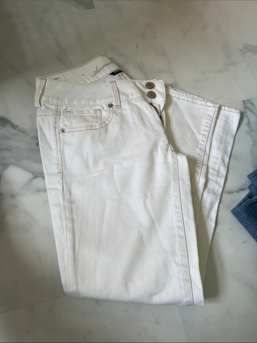 Crop jeans white. American eagle